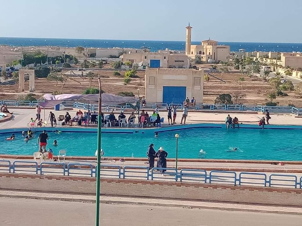 Шале للإيجار في مطروح داخل شايف البحر امتداد شاطئ الابيض البحر متاح لكن حمام السباحة هذا الصيف به أعمال صيانه 130 Мерса-Матрух